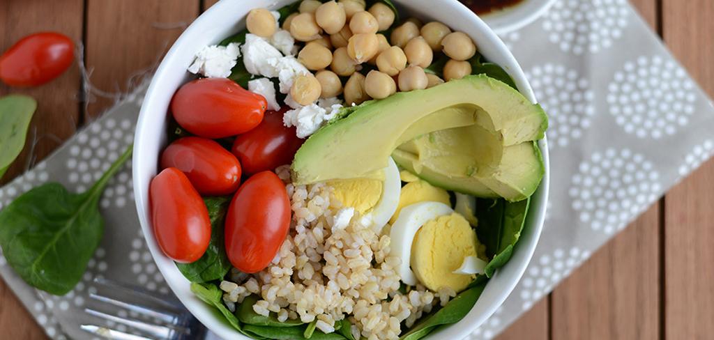 Vegetarian Power SALAD GRAIN BOWL COOK TIME 35 MINUTES 1 BOWL KITCHEN CLEAN-OUT INGREDIENTS// 2 handfuls of baby spinach ½ avocado 1 hard boiled egg ¼C brown rice (cooked) 6 grape tomatoes 1 oz.