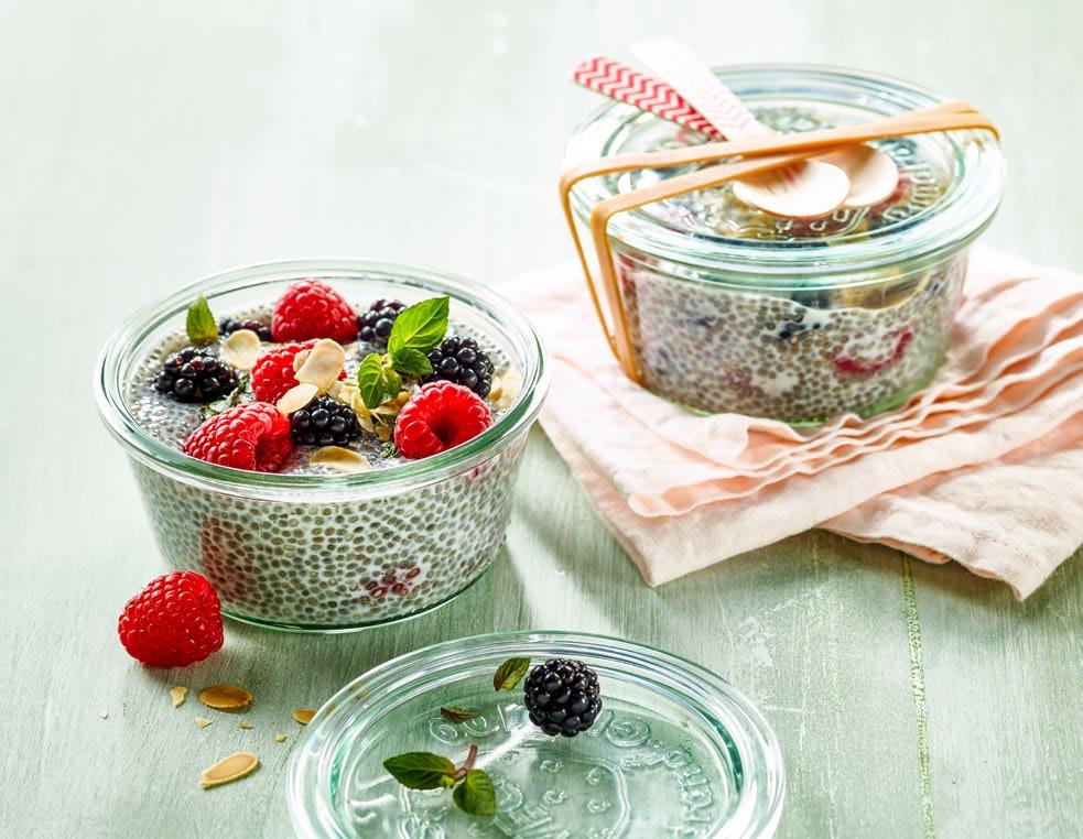 Berry Chia Pudding Preparation time: approx. 10 min Soaking time: approx. 30 min Refrigeration time: approx.