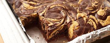 CHOCOLATE PEANUT BUTTER BROWNIES Makes 10 Servings 1 cup egg whites 2 whole eggs 2 tbsp honey 1 scoop Chocolate whey protein 2 tbsp Natural Peanut Butter 2 cups Oatmeal, Old Fashioned 2 tbsp dark