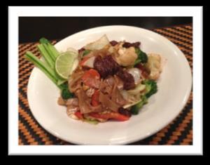 Thailand s famous dish 泰名菜 - 甜酸炒细河粉 41) Pad Thai Supreme 盼泰鸡 / 牛 / 猪 $14.95 Pad Thai with prawns, chicken and beef.