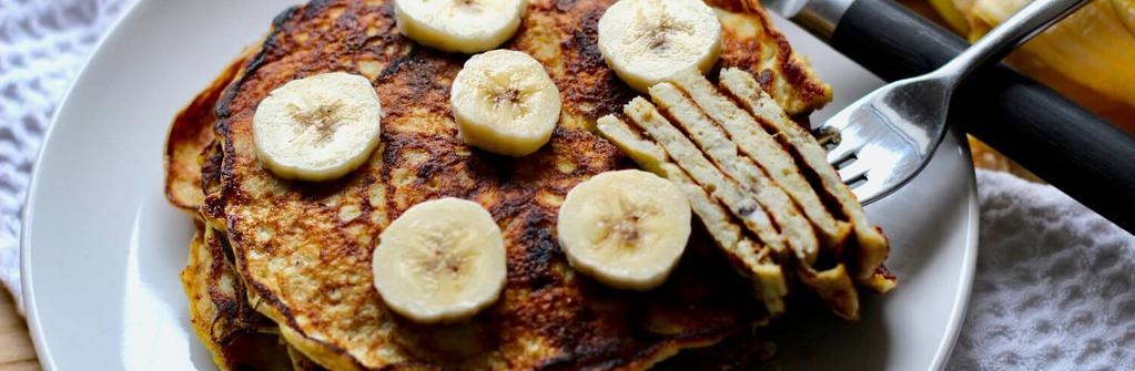 Simple Banana Pancakes 20 minutes Banana (ripe) Egg Coconut Oil In a bowl, mash the bananas very well until quite smooth. Add the eggs and beat gently with a fork for about 30 seconds.