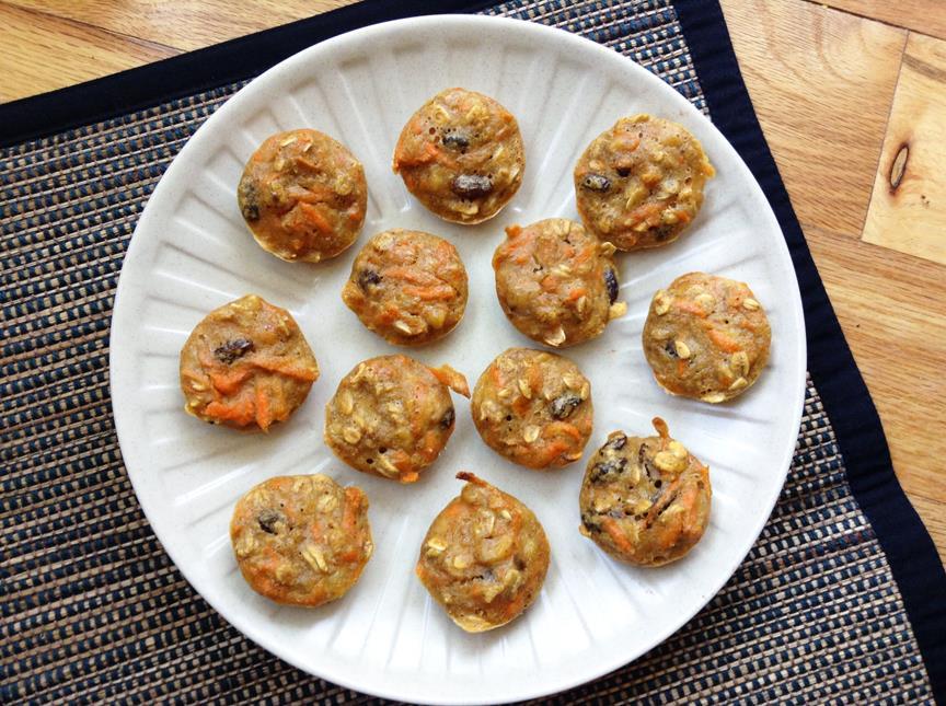 7. Think of snacks like mini balanced meals Carrot Banana Oat Bites Ingredients: ½ cup mashed ripe banana (about one large banana) ½ cup grated carrots ⅓ cup rolled oats 2 eggs, whisked ¼ cup peanut
