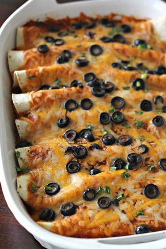 DAY 2 SMALLER FAMILY- HEARTY GROUND BEEF ENCHILADAS M A I N D I S H Serves: 4 Prep Time: 30 Minutes Cook Time: 20 Minutes 1 pound lean ground beef 1 onion, chopped 1 (16 ounce) can chili beans (do