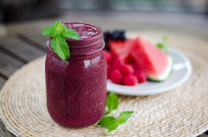 PALEO WATERMELON BERRY SMOOTHIE 2 cups cubed watermelon 1 cup fresh raspberries 1 cup frozen blueberries 1