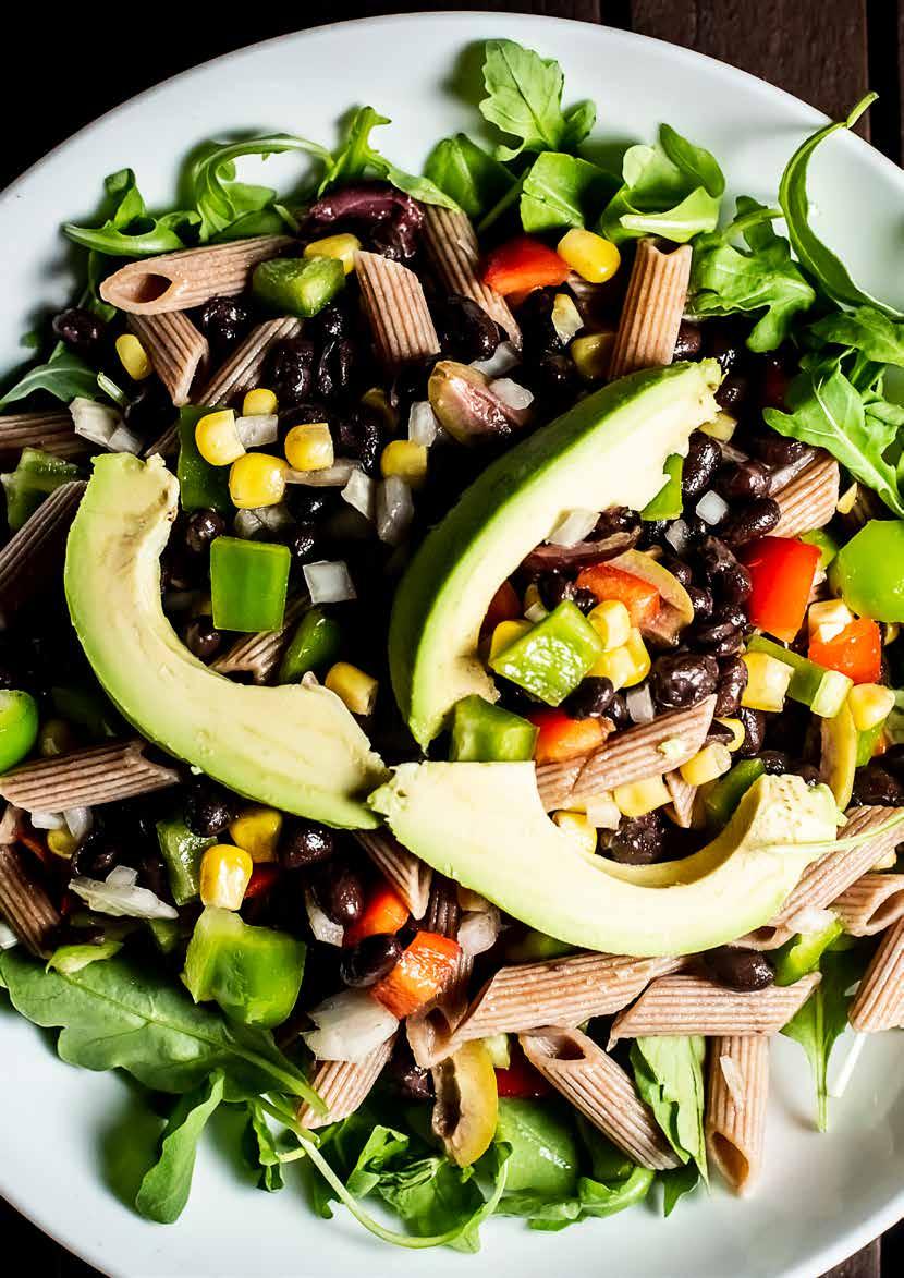 LUNCH BLACK BEAN SALAD 140g / 2 cups cooked black beans 75g / ¾ cup short wholemeal pasta, cooked 30g / 1/3 cup corn 2 tbsp olives ½ avocado 1 bell pepper 100g / 1 cup