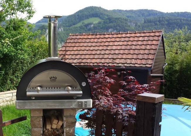 FAMILY 60x60 > W 24 X D 24 MAIN FEATURES All outdoor fired burning ovens are made with specials materials able to resist in every atmospheric condition, from rain to snow It is possible to