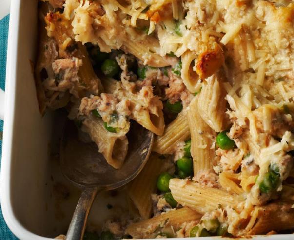 Salmon or Tuna Pasta Bake Number of Servings: 9 2 cups whole wheat penne pasta 2 medium green onions 1 (14½-ounce) can pink salmon or tuna in water 1 cup frozen peas 1 cup nonfat or low-fat plain