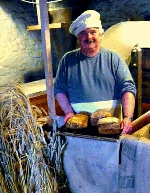 Hints for making good bread in a machine. Henk Glimmerveen is one of our team of millers at The Watermill and an expert in using our flours in a breadmachine.
