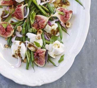 Mediterranean Fig & Mozzarella Salad Servings: 4 Yield: 4 as a main or 6 as a start Cook: 5 minutes Preparation Time: 15 minutes 200 g fine green beans, trimmed 6 small figs, quartered 1 shallot,