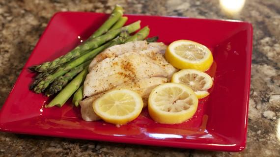 Recipes: Fish In Foil Nutrition Facts: 1 serving = 199 calories, 5 g fat, 11 g carbs, 30 g protein Ingredients: 4 oz tilapia (or any fish you'd like) asparagus lemons, sliced lemon juice fish