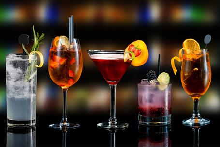 Mixology This 6 week course on Mixology is an opportunity for talented bartenders to introduce themselves to the fascinating world of mixology.