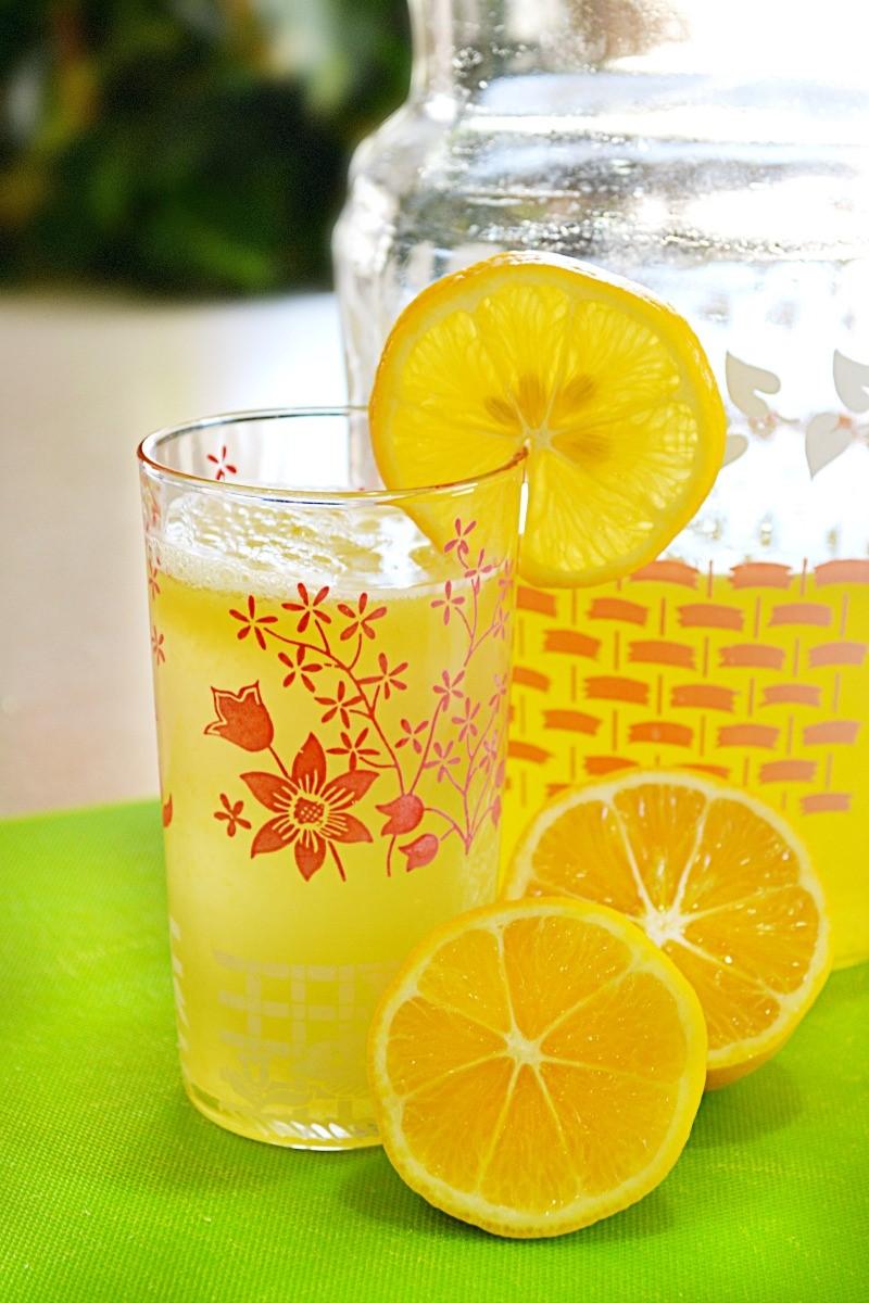 MYER LEMON LEMONADE Ingredients 1 cup lemon juice, freshly squeezed 1 cup granulated sugar water Instructions Add juice to a 2 quart pitcher.