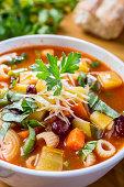 The crock-pot is a must have for a busy woman! 30 Minute Prep Minestrone Soup Crock Pot 1 onion chopped 2 carrots sliced 1 zucchini diced 1 cup cabbage shredded 2 cloves garlic minced 2 15oz.