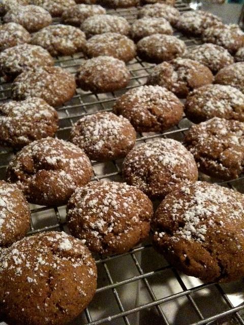 Pfeffernuesse (pfef fer nuss) or (fe-fe (r)- nüs) German cookie made with walnuts,