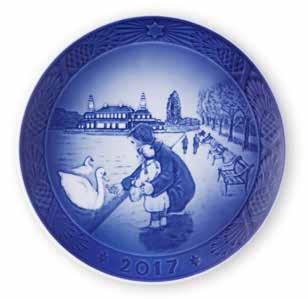 Royal Copenhagen 2017 The motif for this year s 109th Royal Copenhagen Plate, also on the cup, bell and drop, is once again designed by allan Therkelsen.
