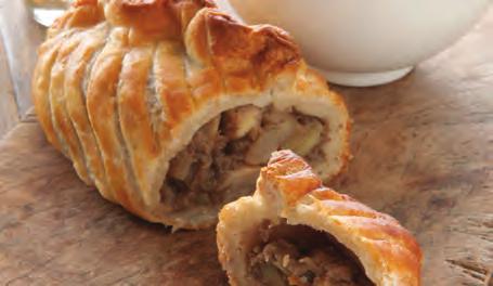 Units: 32 Weight: 150g 25-30 mins / 190 C 3792 Traditional Pasty Hand made in Cornwall using