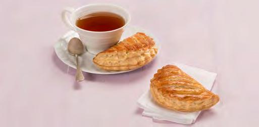 SWEET PASTRIES COUP DE PATES 25417 Chausson aux Pommes - Apple Puff Pastry d Hubert Flaky butter pastry