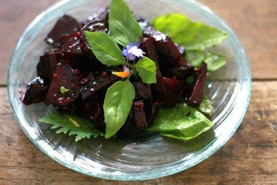 BEETS IN HONEY SAUCE Sweet and tangy - ideal for company Place 2 cups diced or sliced cooked beets in a bowl; set aside while making the sauce Combine 1 tablespoon potato starch with 1/2 teaspoon