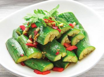 Salad 沙 SALAD 律 Cucumber Salad 5 Sesame Vinaigrette Dressing 黃瓜沙律 Garden Salad 5 Served with Ginger Dressing 田園沙律 Seaweed