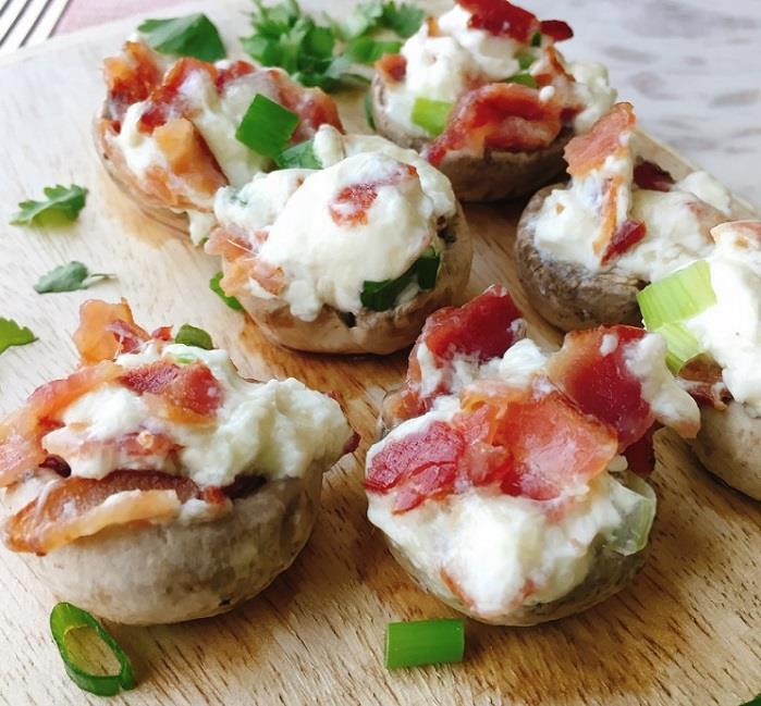 Bacon & Cream Cheese Stuffed Mushrooms Prep time: 5 minutes Cook time: 15 minutes Servings: 8-10 2 cups water 16 ounces white mushrooms, de-stemmed 4 ounces cream cheese, softened ¼ cup Parmesan
