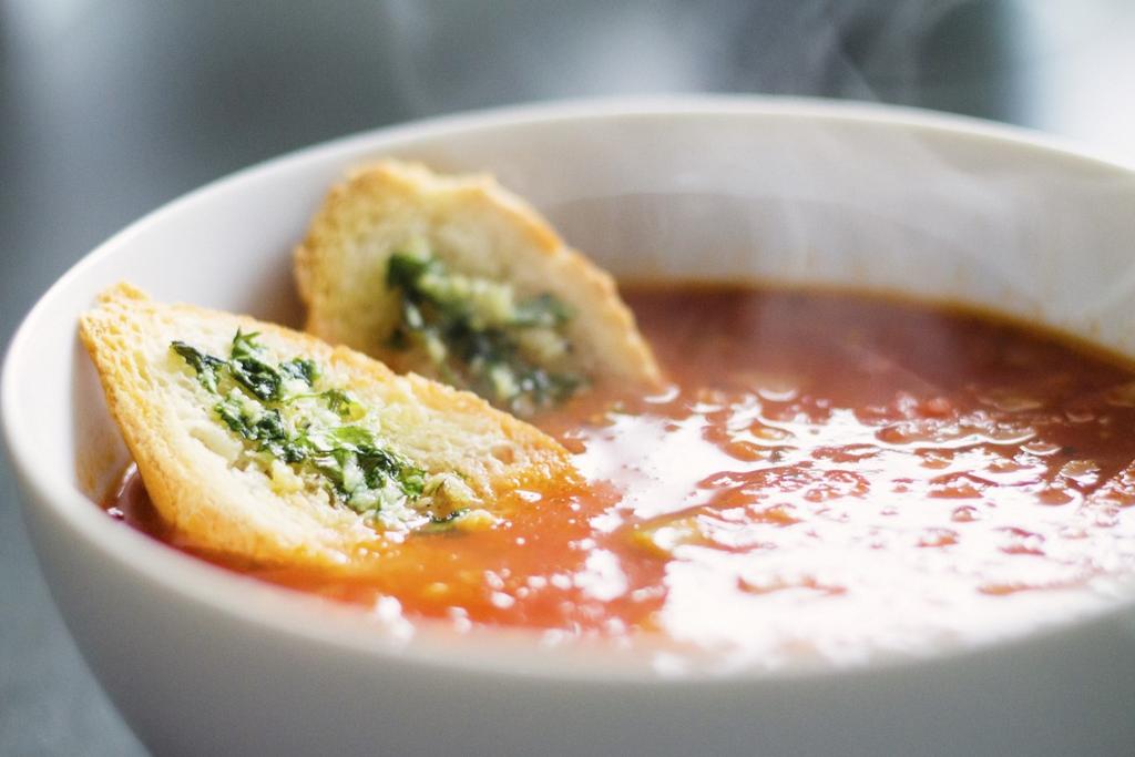 Tomato Soup with Mozzarella Croutons 1 28-oz.
