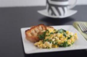 Arugula and Sharp Cheddar Scramble 2 Servings Ingredients: 4 eggs 2 tablespoon fat free half and half.