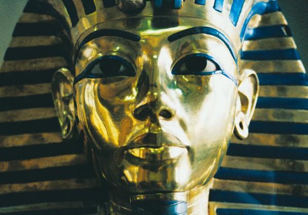 the priceless funerary treasures of King Tutankhamen, including his legendary solid gold death mask, the museum boasts an amazing and certainly extensive collection of some 120 000 ancient Egyptian