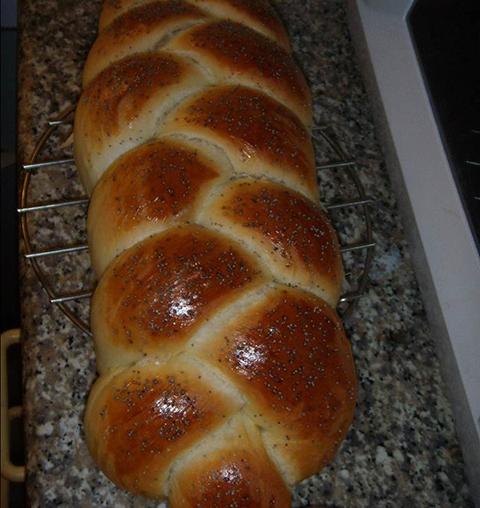 Challah bread: fluffy, moist