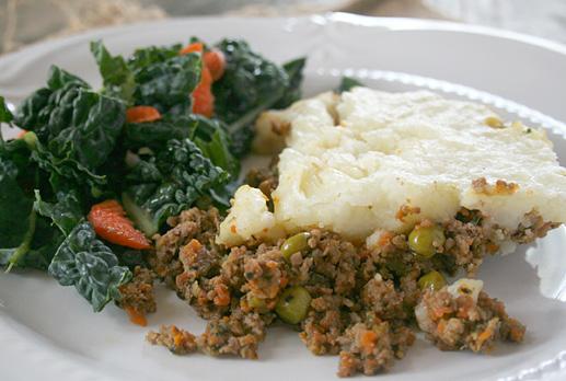 Wednesday Not Your Traditional Shepherds Pie Shepherds Pie 1lb ground beef 1/2 cup beef broth 1 tbls soy sauce 1 tsp garlic salt 1/2 tsp onion powder 1 cup peas 2 carrots, finely diced 1/2 cup