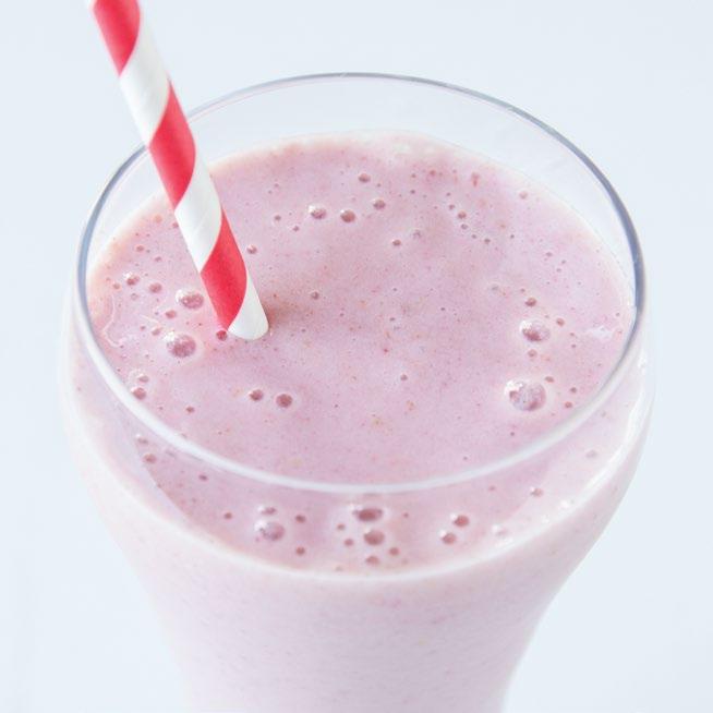 SMOOTHIES STRAWBERRY BANANA SMOOTHIE PREP: 5 MINUTES CONTAINER: TOTAL CRUSHING PITCHER MAKES: 4 SERVINGS 4 small ripe bananas, peeled, cut in half 2 cups low-fat milk 1 /4 cup agave nectar 4 cups