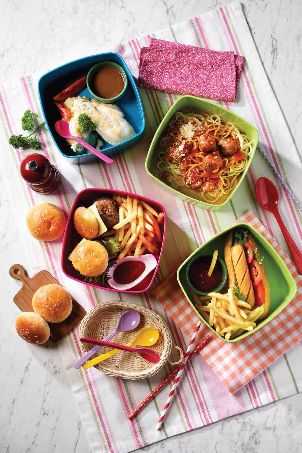 Kids Menu Main 95 Spaghetti and Meatballs 91 Mini Beef Burger 190 cheddar and lettuce 92 Chicken Fillets 190 grilled chicken breast with mashed potatoes 93 Hot Dog 120 bun and sausages 92 Chicken