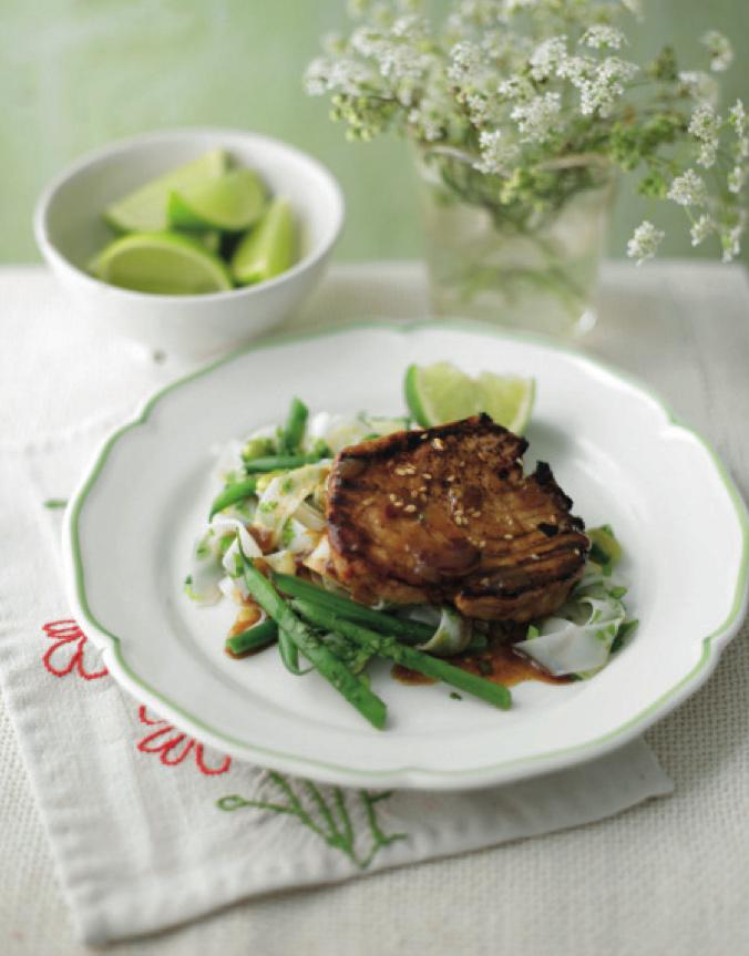Method Serves 4 Blackened Tuna Steaks with Sweet Chilli Glaze With these steaks marinating in the fridge, supper can be ready in minutes: perfect to come home to after a busy summer s day.
