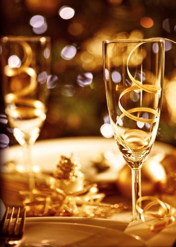 NYE AT NYL DRINKS PACKAGES See in 2019 in style at NYL with a glass of prosecco, or bottled beer on arrival, delicious 4 course meal, live entertainment and a glass of prosecco at midnight. 65.