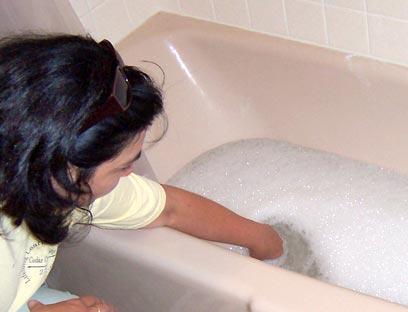 Instruct carefully any older siblings who help bathe