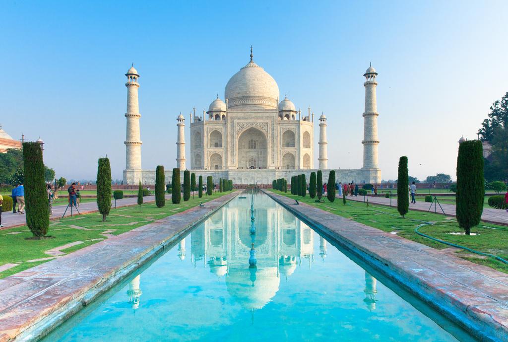 EXTEND YOUR TRIP D E L H I, A G R A, J A I P U R ADD ON THE GOLDEN TRIANGLE 5 n i g h t s f r o m 7 4 5 p p Discover the best of northern India on this short tour including Delhi, Jaipur and Agra -