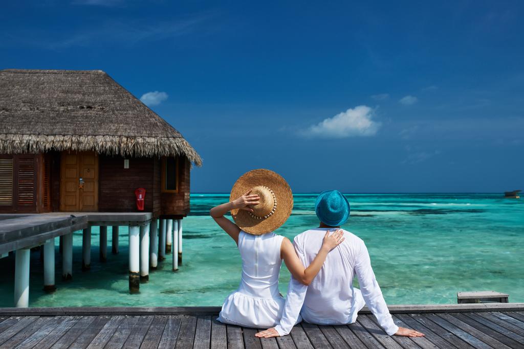 EXTEND YOUR TRIP I N D I A N O C E A N E X T E N S I O N ADD ON THE MALDIVES 3 n i g h t s f r o m 4 4 5 p p With its coral fringed lagoons and palm fringed white sand beaches, like so many specks of
