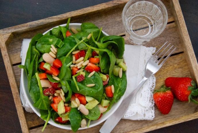 Spinach and Strawberry Salad with Basil, Mint Dressing [Serves 2] 4 cups baby spinach 1 cup chopped strawberries 1 cucumber, diced 1 avocado, diced ½ cup white beans, drained and rinsed ¼ cup