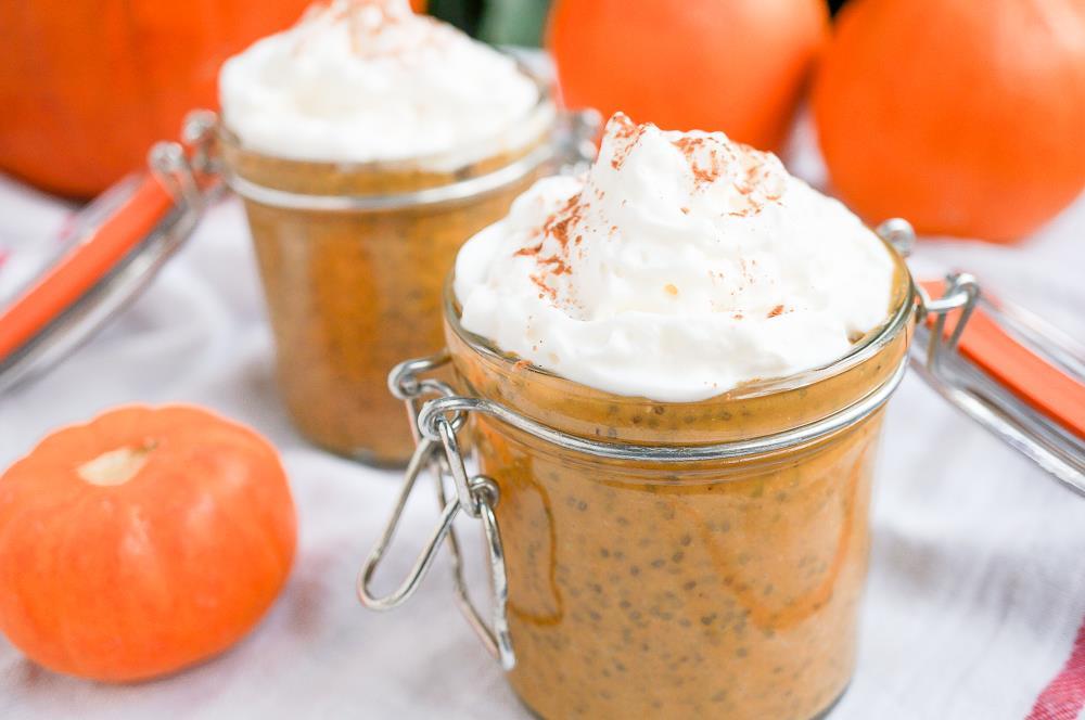 Pumpkin Pie Chia Pudding (Serves 6) 1 can coconut milk, 398ml 2 cups cooked or canned pureed pumpkin 8 Medjool dates (12 regular pitted dates) ½ cup unsweetened almond, cashew or rice milk 2 tsp