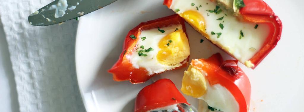 Bell Pepper Egg Cups 3 ingredients 20 minutes 1 serving 1. Preheat oven to 425 degrees F. 2. Slice pepper in half and carve out the seeds. 3. Crack an egg into the cavity of each half and bake on a baking sheet for 10-15 minutes, depending on how you like your eggs.