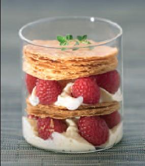 QUICK VANILLA MILLEFEUILLE WITH RASPBERRIES Makes: 12-15 Preparation time: 20 min.
