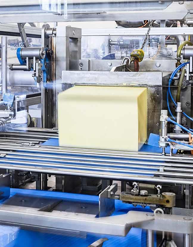 Hoche Butter GmbH Part of Uelzena Group since 1997 Product portfolio German branded butter Butter for bakeries Puff pastry butter Anhydrous milk fat Blended Spreads Target groups Baker s and