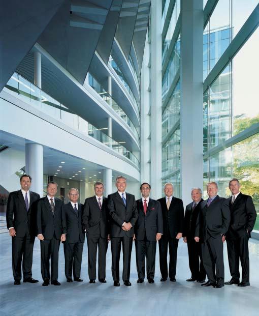 Nestlé Management Report 2002 Executive Board (from left to right): Chris Johnson, Wolfgang H.