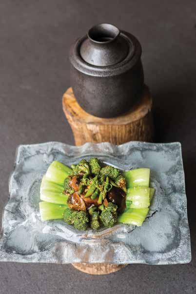 Stir fried lotus root, broccoli, sugar snap peas, garlic, shaoxing `850 Cultivated mushroom, garlic chives, oyster sauce, chili `800 Exotic asian vegetable in brown chilli garlic