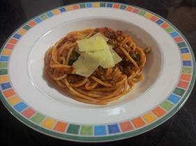 Spaghetti Bolognaise Preparation time: 20 minutes Cooking time: 15 minutes ½ packet (250g) whole- wheat spaghetti 1 tsp.