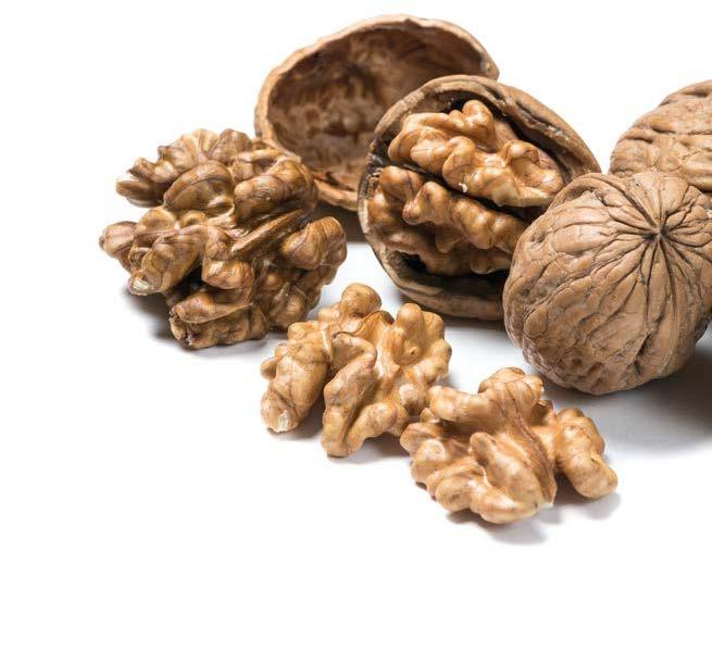 WALNUTS PRODUCTION WORLD WALNUT PRODUCTION Kernel Basis (Metric Tons) In 2017/2018, global walnut production was estimated at ca.