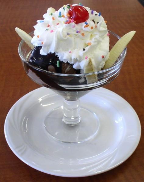 25 BROWNIE SUNDAE Try a home made brownie, with a scoop of ice cream, smothered in hot fudge and topped with whipped cream, nuts