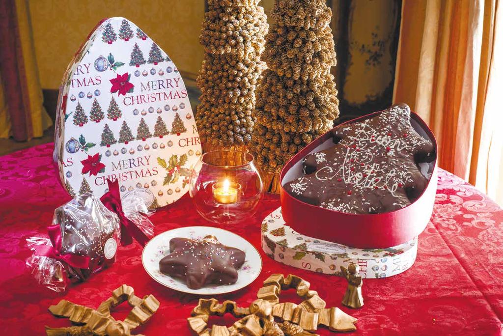 Torte speziate / Spiced cakes Una torta per ogni occasione con cannella e noci e con una croccante ricopertura di cioccolato. A Natale la realizziamo a forma di albero o di piccola stella.