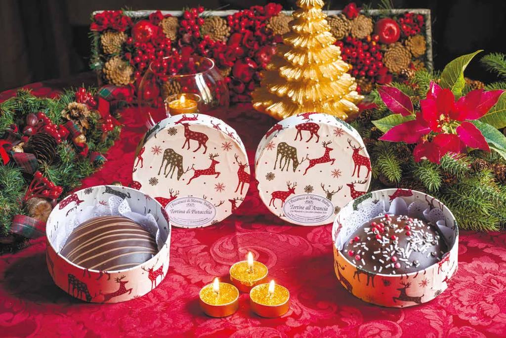 Tortine di Natale / Christmas Little Cakes Una piccola torta con il prezioso ripieno di pistacchio o di arance e mandorle confezionata in una delle nostre scatoline fatte a mano che vale la pena