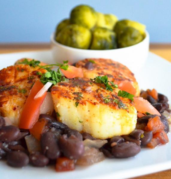 SCALLOPS, BLACK BEANS & BRUSSELS SPROUTS 1 cup black beans, drained 1) Place black beans to a 1/2 cup veggie broth pot.