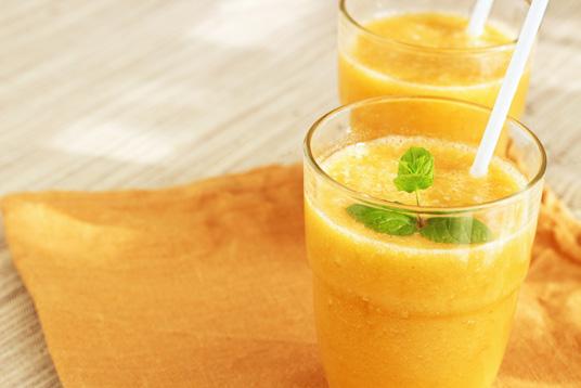 BLOOD SUGAR LOWERING SMOOTHIES 22 Soothing Smoothie 1 medium ripe banana 1 Tablespoon maple syrup 1 cup strong chamomile tea 1 cup nondairy yogurt Pour the chamomile tea into an ice